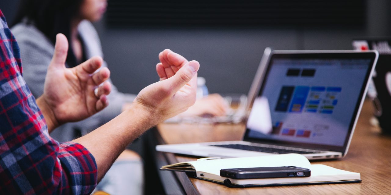 AI Tools for Small Online Retailers: Enhancing E-commerce Efficiency